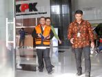 bupati-mojokerto-diperiksa-kpk_20180518_164906.jpg