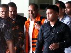 bupati-ngada-marianus-sae-ditahan-kpk_20180212_184825.jpg