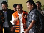 bupati-ngada-marianus-sae-ditahan-kpk_20180212_185922.jpg