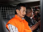 bupati-solok-selatan-ditahan-kpk_20200130_210934.jpg