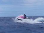 bupati-talaud-sri-wahyumi-manalip-naik-jet-ski.jpg