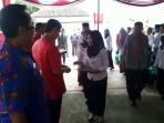 bupati-tanggamus-bambang-kurniawan-berikan-sk-653-tenaga-kerja-sukarela-untuk-terima-insentif_20160604_120239.jpg