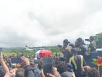 Tangis dan Duka Sambut Kedatangan Jenazah Bupati Nduga Dinard Kelnea di Tanah Kelahiran