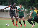 bursa-transfer-liga-1-2019-pemain-asing-semen-padang-fc-langsung-unjuk-gigi-saat-lawan-timnas-u-23.jpg