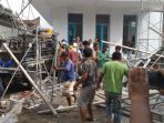 buruh-bangunan-tertimpa-perancah-besi_20180202_101827.jpg