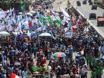 buruh-demo-tolak-omnibuslaw_20200825_145154.jpg