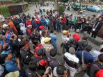 buruh-fspmi-jawa-barat-aksi-damai_20180130_144424.jpg