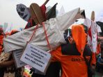 buruh-kembali-demo-tolak-revisi-uu-ppp_20220615_135127.jpg