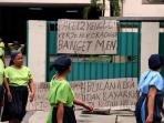 buruh-pt-nyonya-meneer-mogok-kerja_20160325_094441.jpg