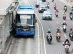 bus-aptb-masuk-jalur-busway_20160525_005851.jpg