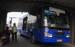 bus-aptb-tabrak-portal-jembatan_20141119_175508.jpg