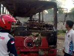 bus-berlogo-pdi-perjuangan-terbakar.jpg