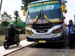 bus-lawan-arus-mojokerrto134.jpg