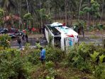 bus-pariwisata-terguling_1_20181027_133958.jpg