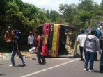 bus-pariwisata-terguling_20181008_104503.jpg