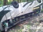 bus-po-kemenangan-jurusan-surabaya-bondowoso-terperosok-ke-jurang_20180608_145012.jpg