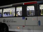 bus-rombongan-wartawan-dapat-pengawalan-ketat-usai-ditembaki_20160810_231036.jpg