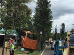 bus-seruduk-warung_20160120_173759.jpg