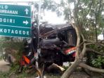 bus-sumber-waras-kecelakaan_20150411_125810.jpg