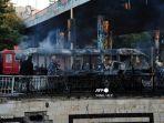 bus-tentara-terbakar-setelah-menjadi-sasaran-bom-di-damaskus-ibukota-suriah-20-oktober-2021.jpg