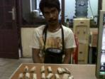 bustan-sabbi-alias-acok-tukang-ojek-pengedar-ganja_20150317_112102.jpg