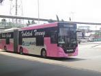 busway-transjakarta-berplatform-scania_20160426_124735.jpg