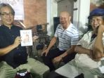 butet-kartaredjasa-menjelang-launching-buku-kumpulan-puisi-karya-simon-ht_20180424_231103.jpg