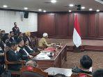 caleg-dprd-kabupaten-aceh-utara-partai-sira-dari-dapil-vi-m-nasir-di-sidang-sengketa-pileg-mk.jpg