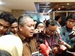 calon-gubernur-bank-indonesia-perry-warjiyo_20180328_190444.jpg