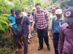 calon-gubernur-dki-jakarta-basuki-tjahaja-purnama-ahok-melihat-langsung-tepi-kali-sunter_20170203_180707.jpg