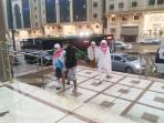 calon-jamaah-haji-usai-terjadi-badai-dan-robohnya-crane-di-mekkah_20150912_165406.jpg
