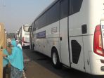 calon-jemaah-haji-kloter-pertama_20180717_104738.jpg