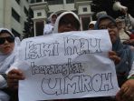 calon-jemaah-umroh-first-travel-demontrasi_20180319_002853.jpg
