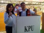 calon-wali-kota-manado-nomor-urut-1-harley-mangindaan-dan-istri_20160217_094218.jpg