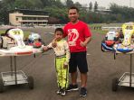 calvin-wibowo-jawara-kejurnas-gokart-eshark-rok-cup-indonesia_20170910_181306.jpg