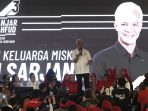 capres-ganjar-launching-1-keluarga-miskin-1-sarjana_20231226_200646.jpg