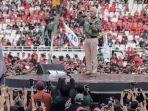 capres-ganjar-pranowo-orasi-politik-di-kampanye-akbar-hajatan-rakyat-konser-salam-metal-di-gbk.jpg