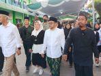 capres-ganjar-pranowo-ziarah-ke-makan-kh-bisri-syamsuri-ponpes-mambaul-maarif-denanyar-jombang.jpg