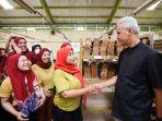 capres-nomor-urut-3-ganjar-pranowo-menemui-karyawan-pabrik-rokok-sapoerna-di-bantul.jpg
