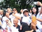 capres-prabowo-subianto-didampingi-titiek-soeharto-jalan-sehat_20190202_103924.jpg