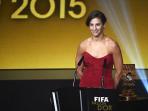 carli-lloyd-pememang-ballon-dor-2015_20160112_134623.jpg