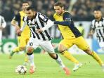 carlos-tevez-lewati-lawan_20141210_050010.jpg