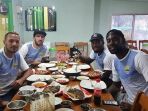 carlton-cole-michael-essien-vladimir-vujovic-raphael-maitimo_20170511_150156.jpg