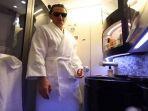 casey-neistat-di-pesawat-eitihad.jpg
