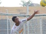 catur-adi-nugroho-sepak-bola-dagelan-sepak-bola-gajah-pss-sleman-vs-psis-semarang_20170124_071055.jpg