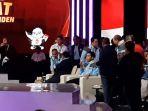 cawapres-gibran-rakabuming-raka-makan-donat-saat-jeda-iklan-debat-cawapres.jpg