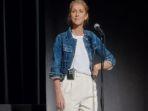 celine-dion-dalam-video-musik-love-again-yang-menjadi-soundtrack-film-love-again-78.jpg