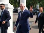 ceo-apple-tim-cook-bertemu-presiden-jokowi_20240417_140245.jpg