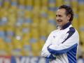 cesare-prandelli-lipat-tangannyaaee.jpg