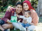 chandra-tauphan-suami-nina-zatulini-bagikan-pengalaman-menegangkan-di-pesawat.jpg